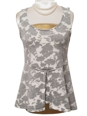 AKEMI + KIN Anthropologie  White/Gray Floral-Print Sleeveless Peplum Top Blouse